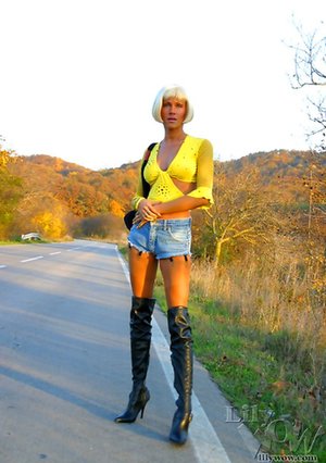 Lily Wow are excited to present you with a xxx picture gallery showcasing Lily Wow demonstrating sexy form