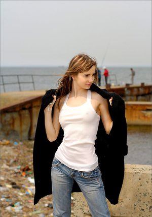 MPL Studios are excited to present you with a gallery showcasing Anya has a nice body